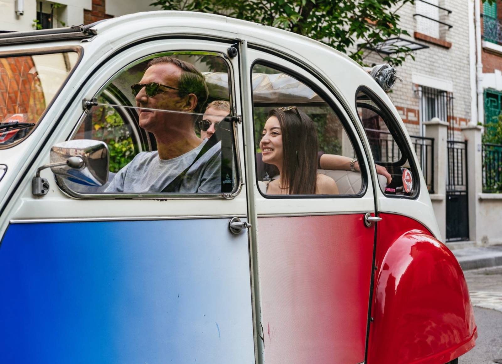 2CV in the streets of Paris private Tour by Deluxe France