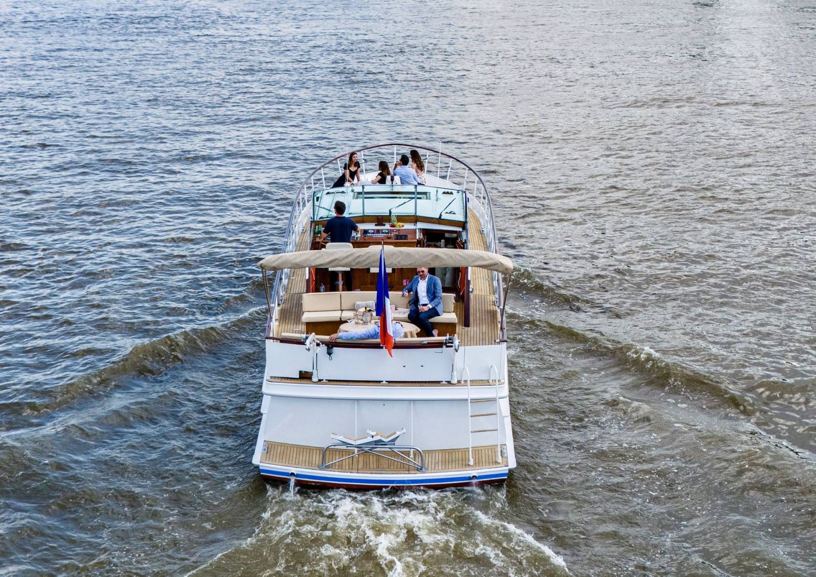 Private Luxury Yacht Cruise On The Seine