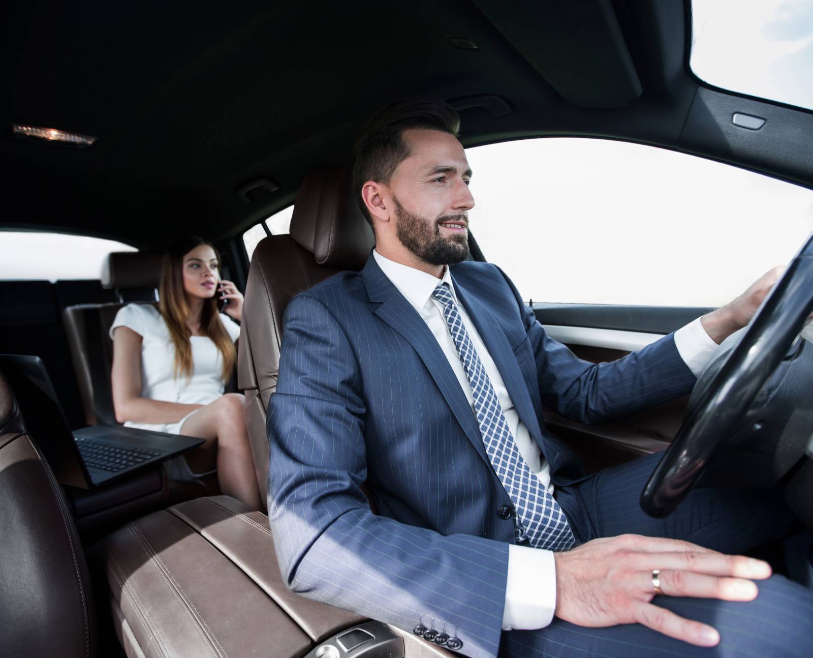 Enjoy a stress free arrival or departure airport transfer in Paris, Nice or Marseille