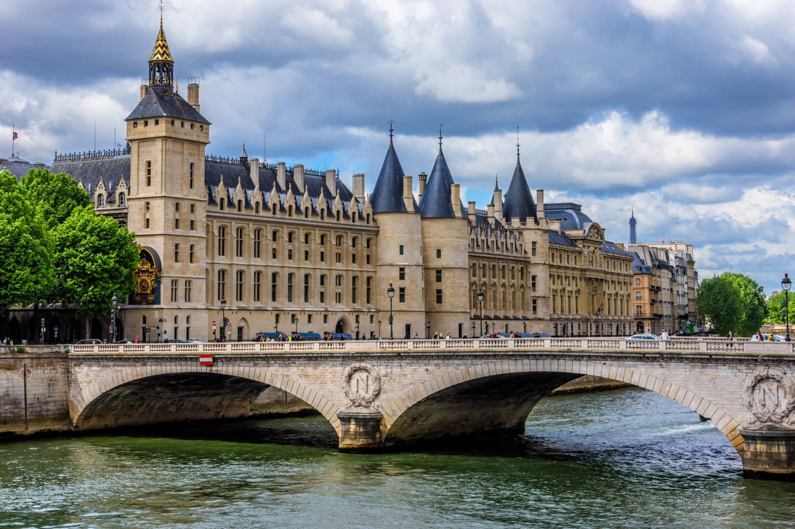 Ile de la Cité & Its Monuments Private Guided Tour
