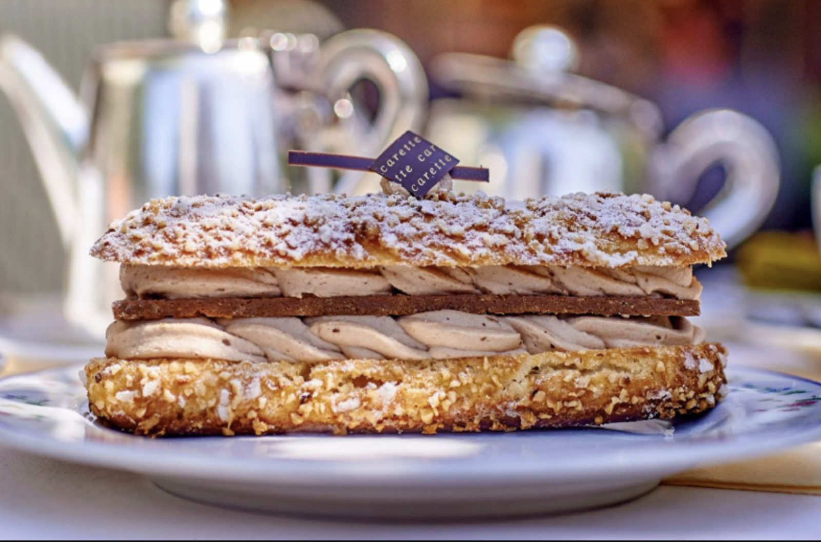 Walking Food Tour & Historical Guided Tour in Montmartre