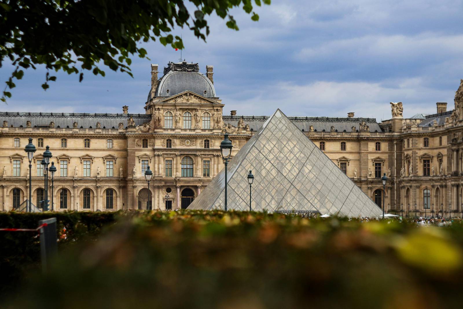 Palais Galliera & Decorative Arts Museums Private Guided Tour