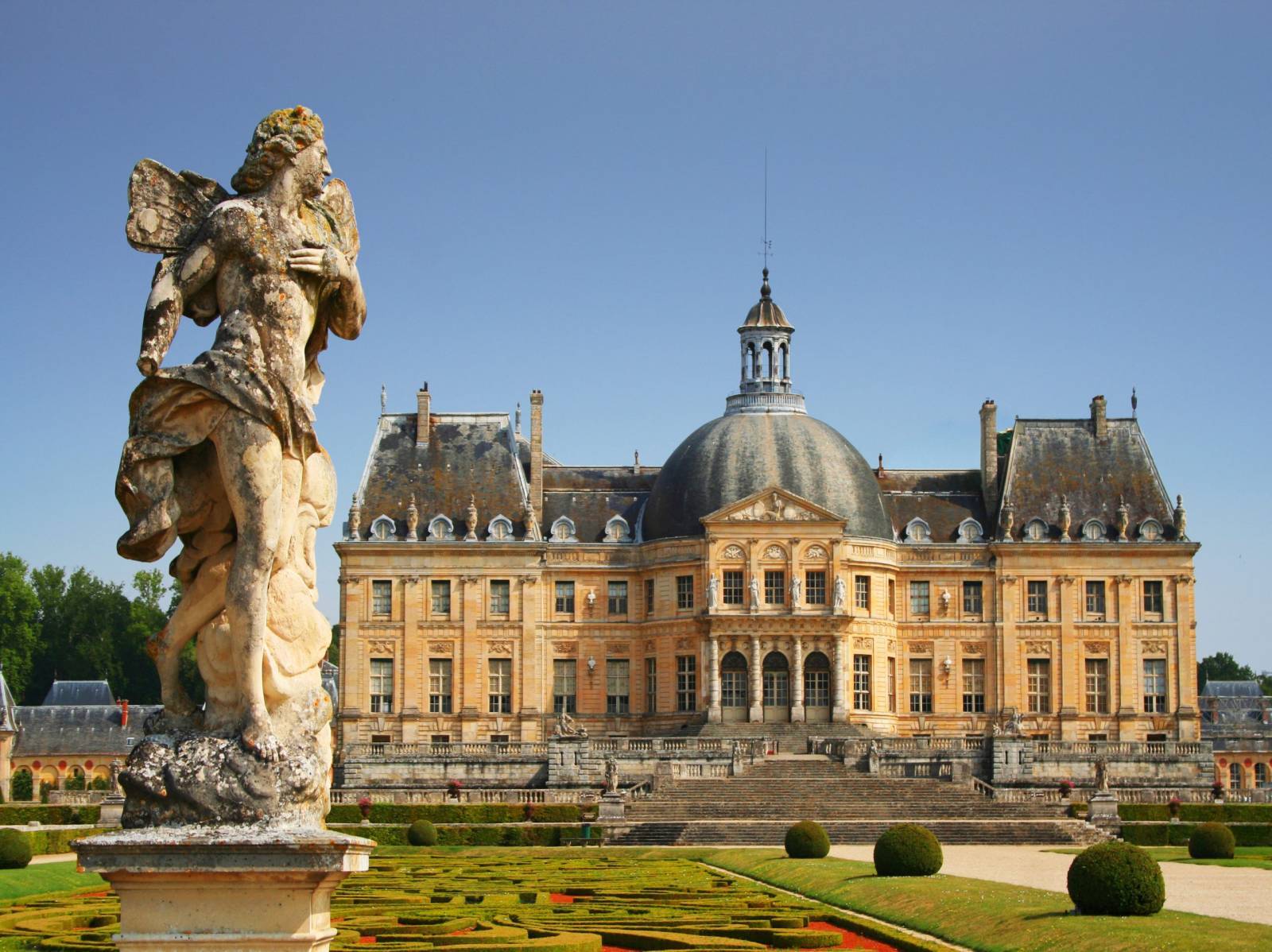 Vaux-le-Vicomte Castle Private Tour from Paris