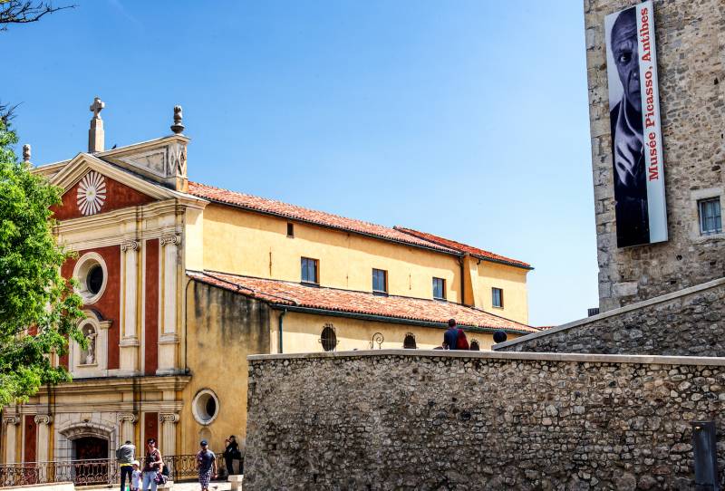 Between Nice & Cannes Full Day Private Tour