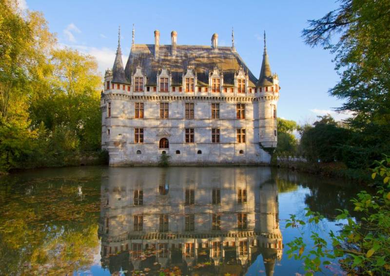 Azay-le-Rideau Castle Gardens during the Loire Valley Renaissance Gardens Full Day Private Tour