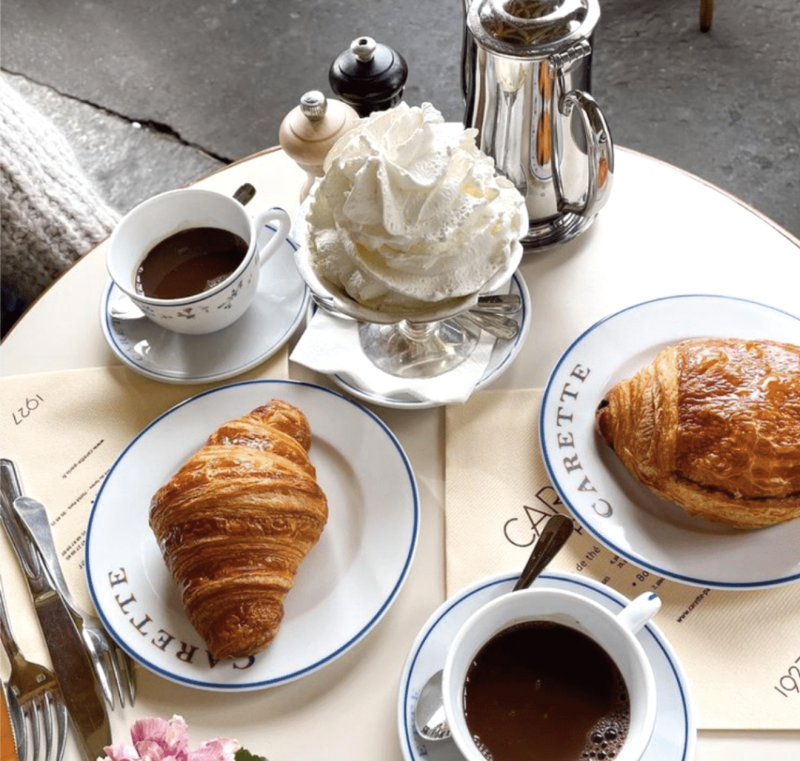 Walking Food Tour & Historical Guided Tour in Montmartre