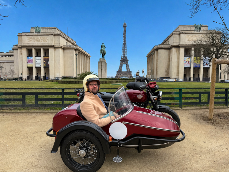 Discover Paris in a Vintage Sidecar