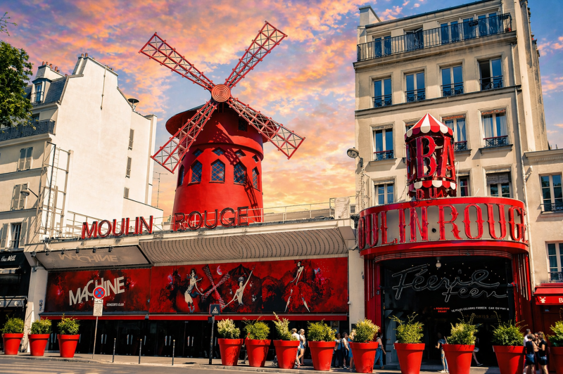Experience Paris in a Citroën Traction