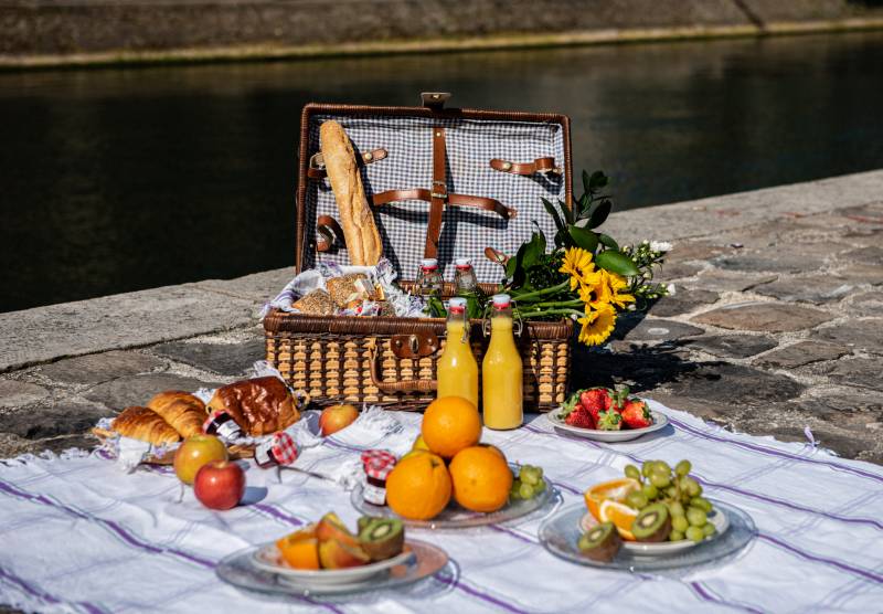 Parisian Breakfast Picnic Experience