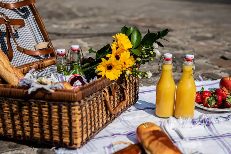 Parisian Breakfast Picnic Experience