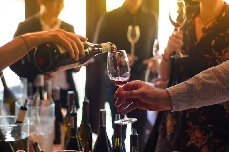 tasting of Provence Wine during a Walking Food Tour in Avignon by Deluxe France