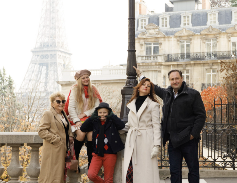 Family Photoshoot in Paris