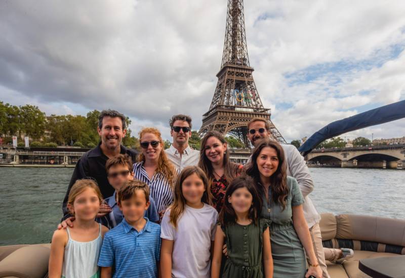 Seine River Cruise for Families & Kids with Private Photographer