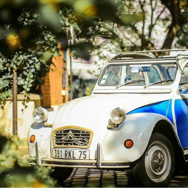 Legendary Paris Tour in a 2CV
