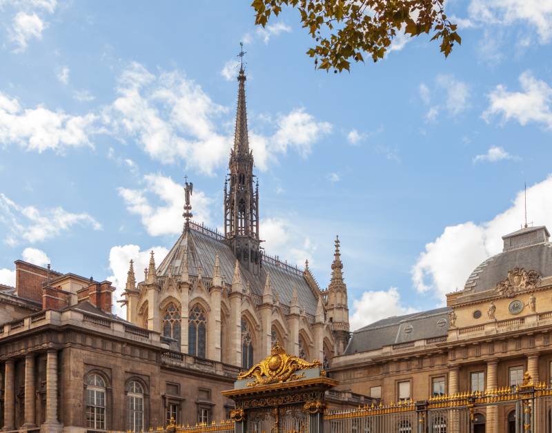 Ile de la Cité: Sainte Chapelle, Conciergerie, Notre Dame Private Guided Tour