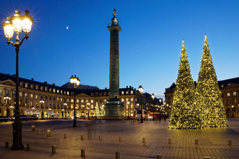 Paris Christmas Illumination Walking Tour