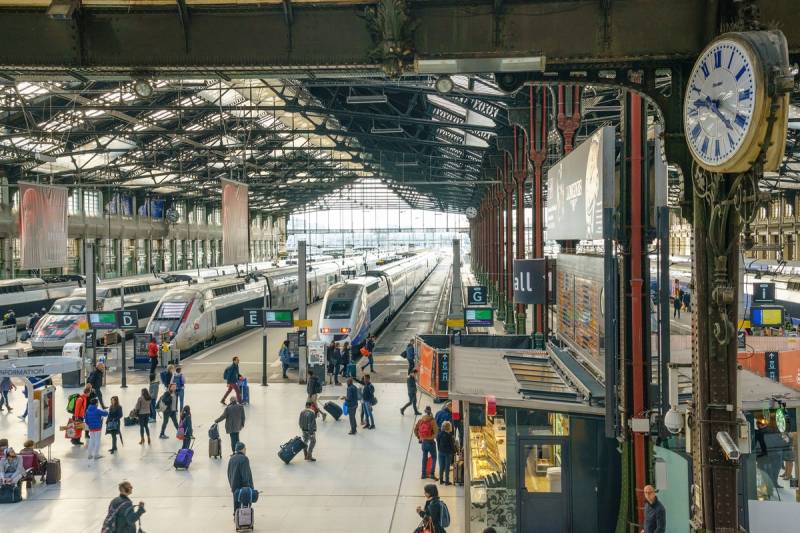 Private Meet & Greet Service in a Train Station in Paris