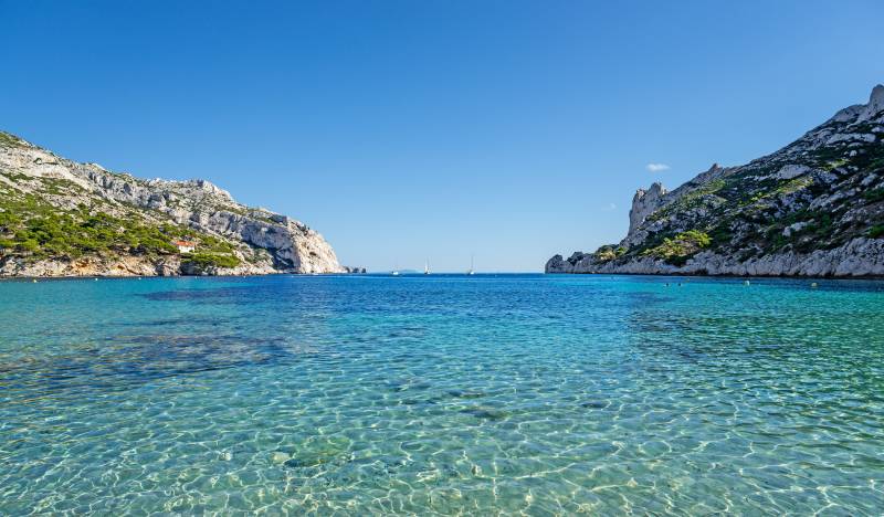 From Aix en Provence: Marseille & Cassis Full Day Private Sightseeing Tour
