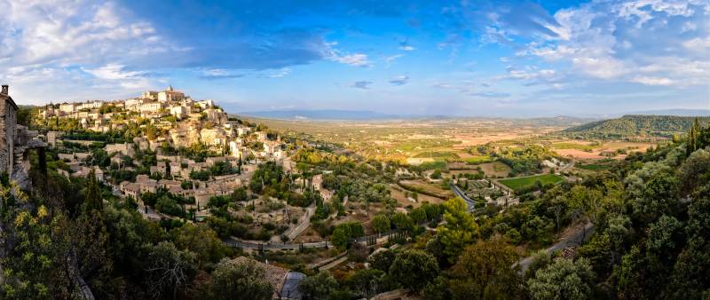 Panoramic view of Gordes in Provence