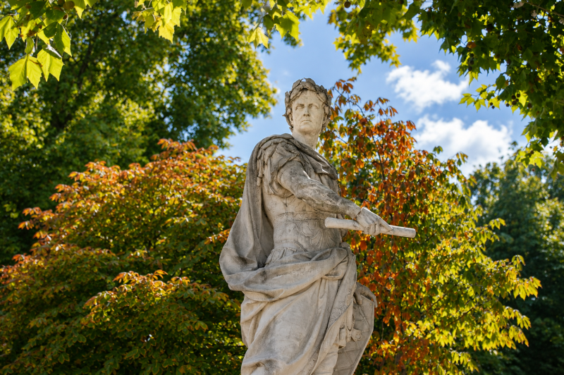 Louvre Museum & Tuileries Garden Guided Tour