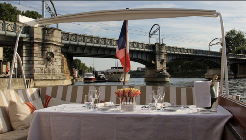 Guided Seine Cruise with Champagne Brunch