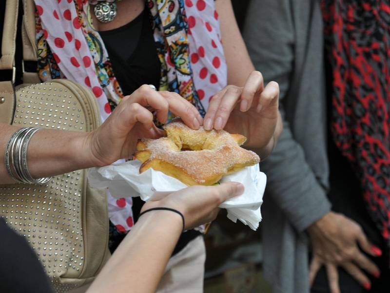Walking Food Tour in Avignon
