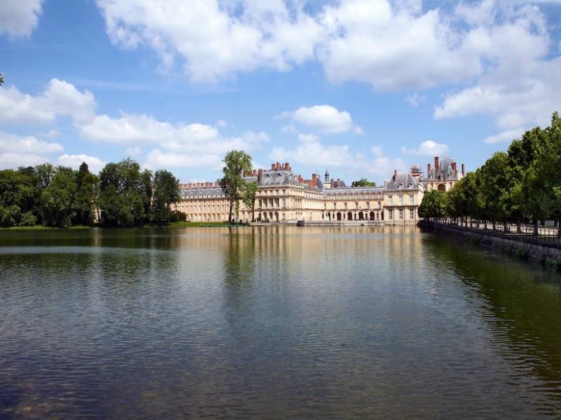 Fontainebleau & Barbizon Private Tour from Paris