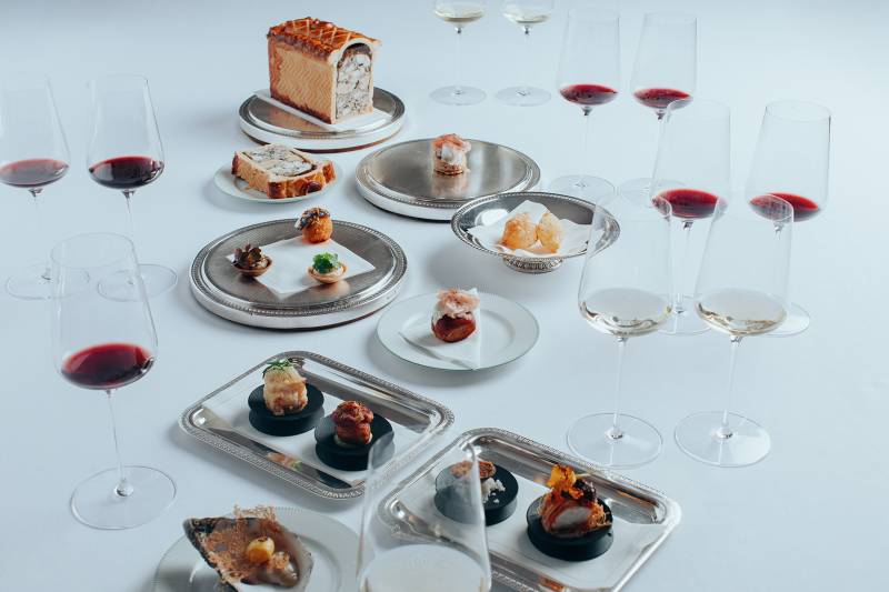 Bite sized hors-d'oeuvre imagined by the two-michelin starred restaurant le Clarence