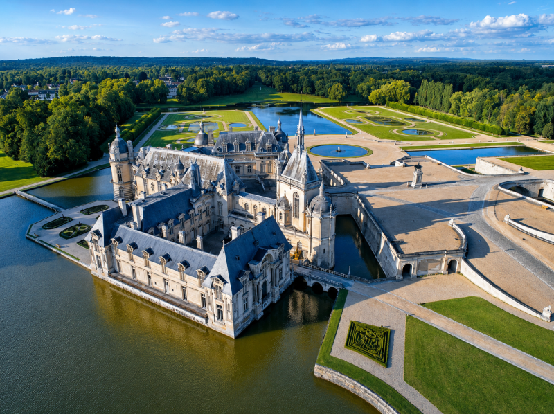 Chantilly Castle and Gardens Private Tour from Paris
