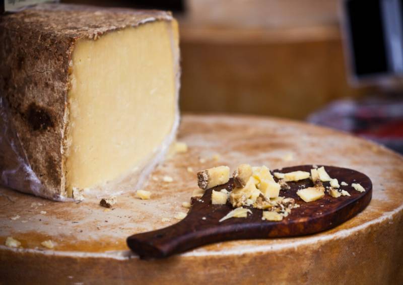 Cheese & Wine Workshop on Île Saint-Louis