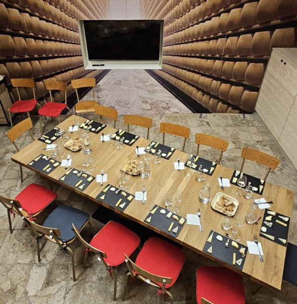 Food Tour & Cheese Workshop on Île-Saint-Louis