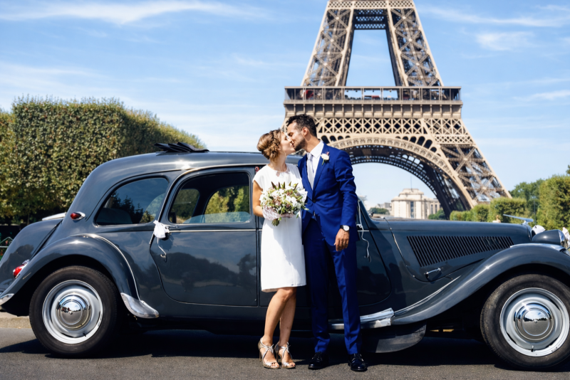 Experience Paris in a Citroën Traction