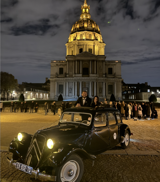Paris Vintage Citroen Car Private Tour in front of Invalides
