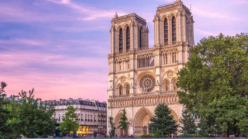 Paris Highlights Private Guided Bike Tour