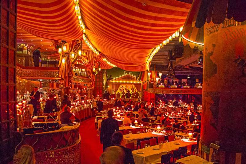 Moulin Rouge Show