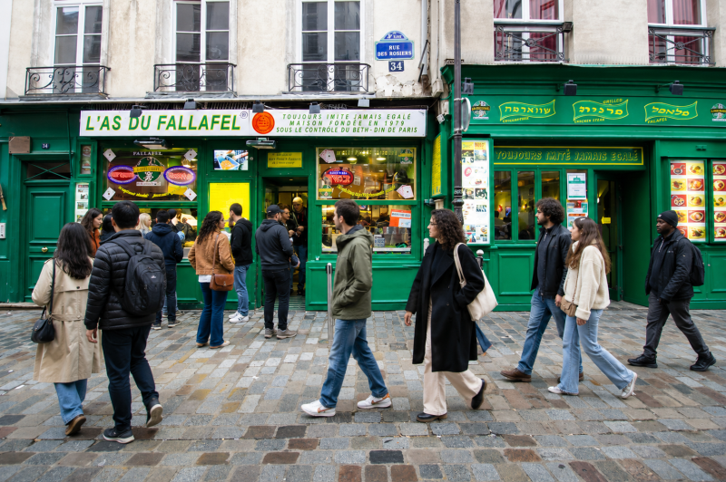 Rue des Rosiers, Le Marais
