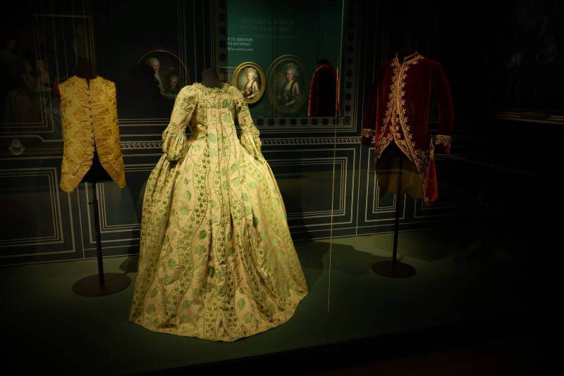 Palais Galliera & Decorative Arts Museums Private Guided Tour