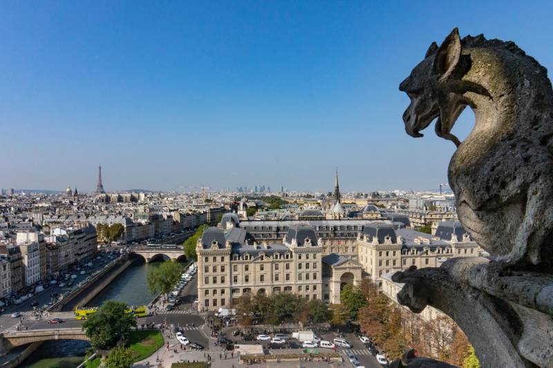 VIP Notre-Dame Towers Outside Opening Hours
