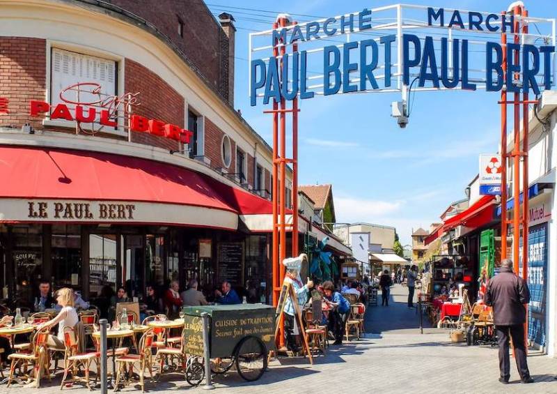 street of the Saint Ouen Flea Market