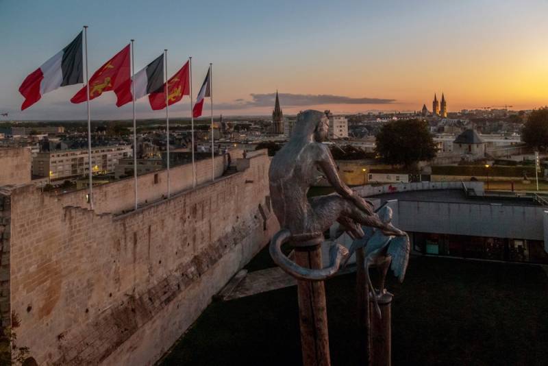 Caen Private Guided Walking Tour