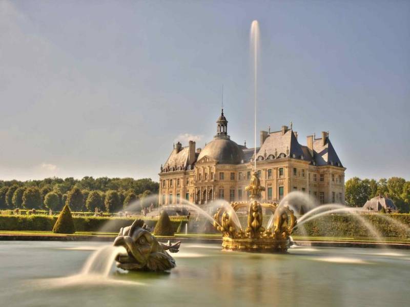 Fontainebleau & Vaux le Vicomte Private Tour from Paris