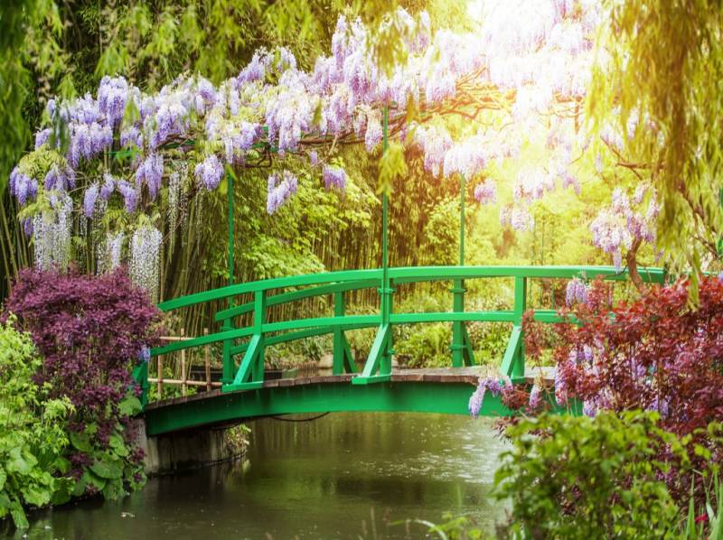 Japanese Garden bridge in Giverny